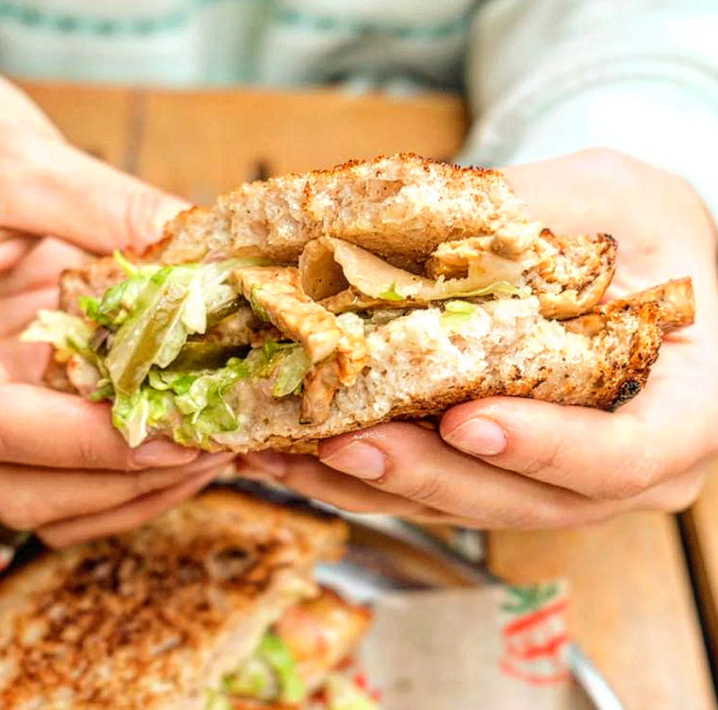 Vegan sandviç, döner, dürüm yiyebileceğiniz mekanlar. Turp Moda