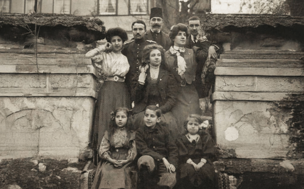 Şakir Paşa Ailesi ile Osmanlı’dan Cumhuriyetin Doğuşuna Sanat&nbsp;Yolculuğu