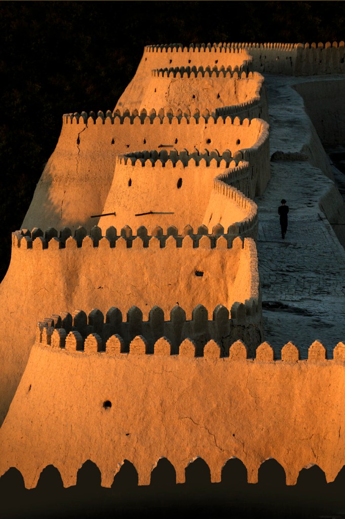 İzzet Keribar Renklerin Yolculuğu