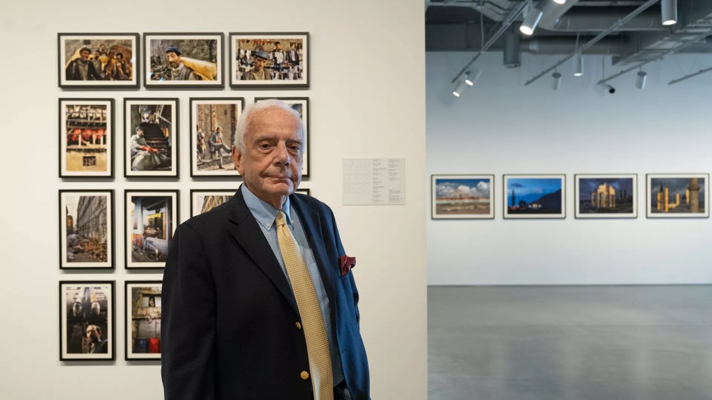 İzzet Keribar’ın Yeni Sergisi: “Renklerin Yolculuğu”