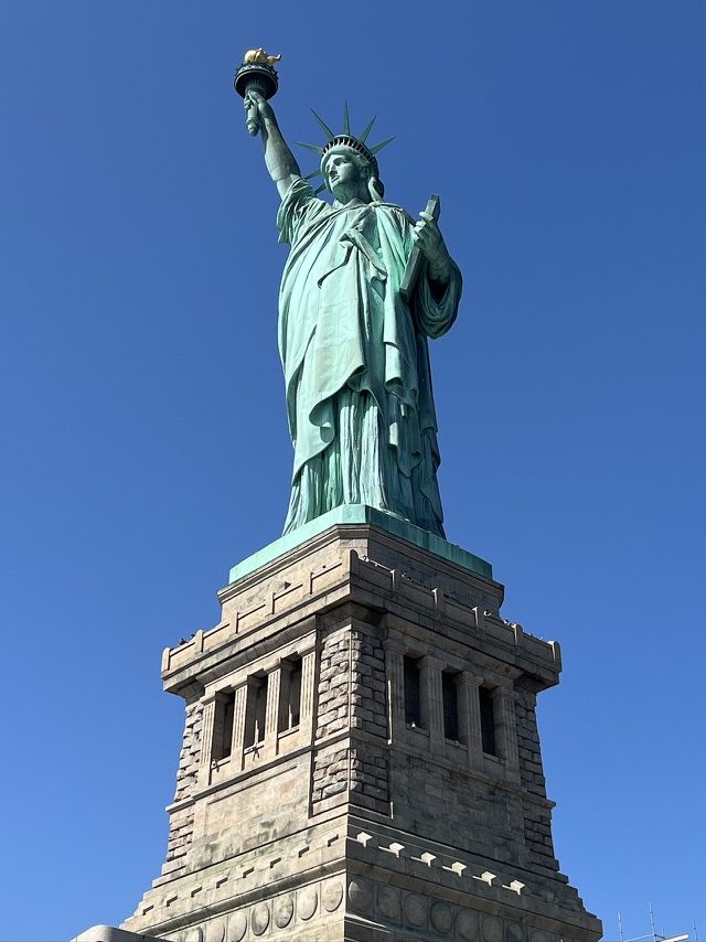 New York rehberi New York gezilecek yerler Özgürlük Heykeli