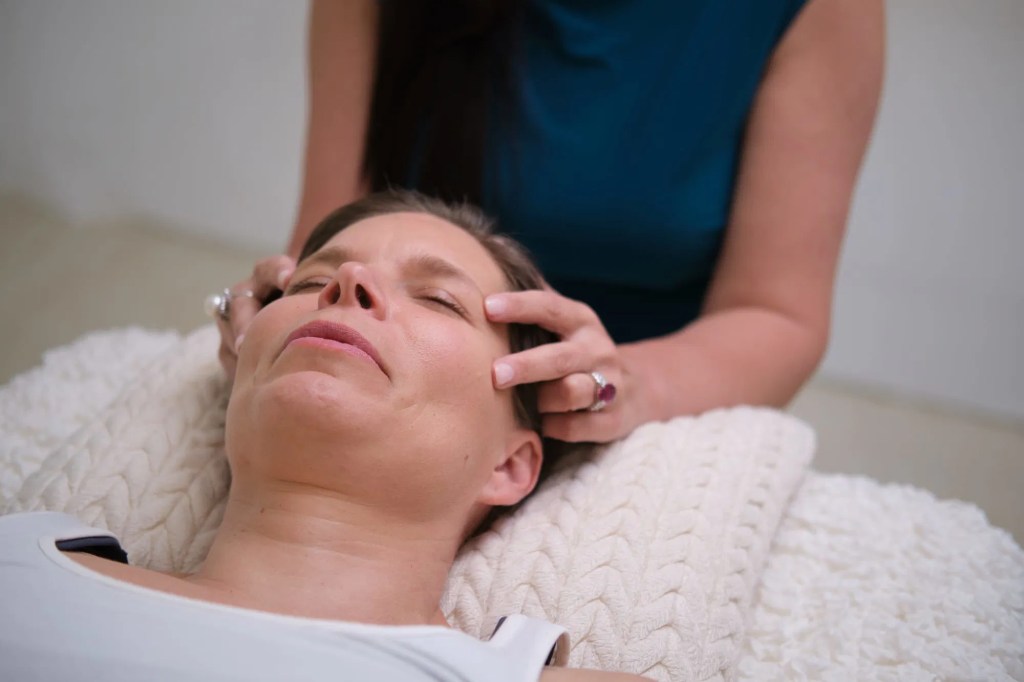 Access Bars: Zihni Sessizleştiren Bir Bedensel Farkındalık&nbsp;Deneyimi